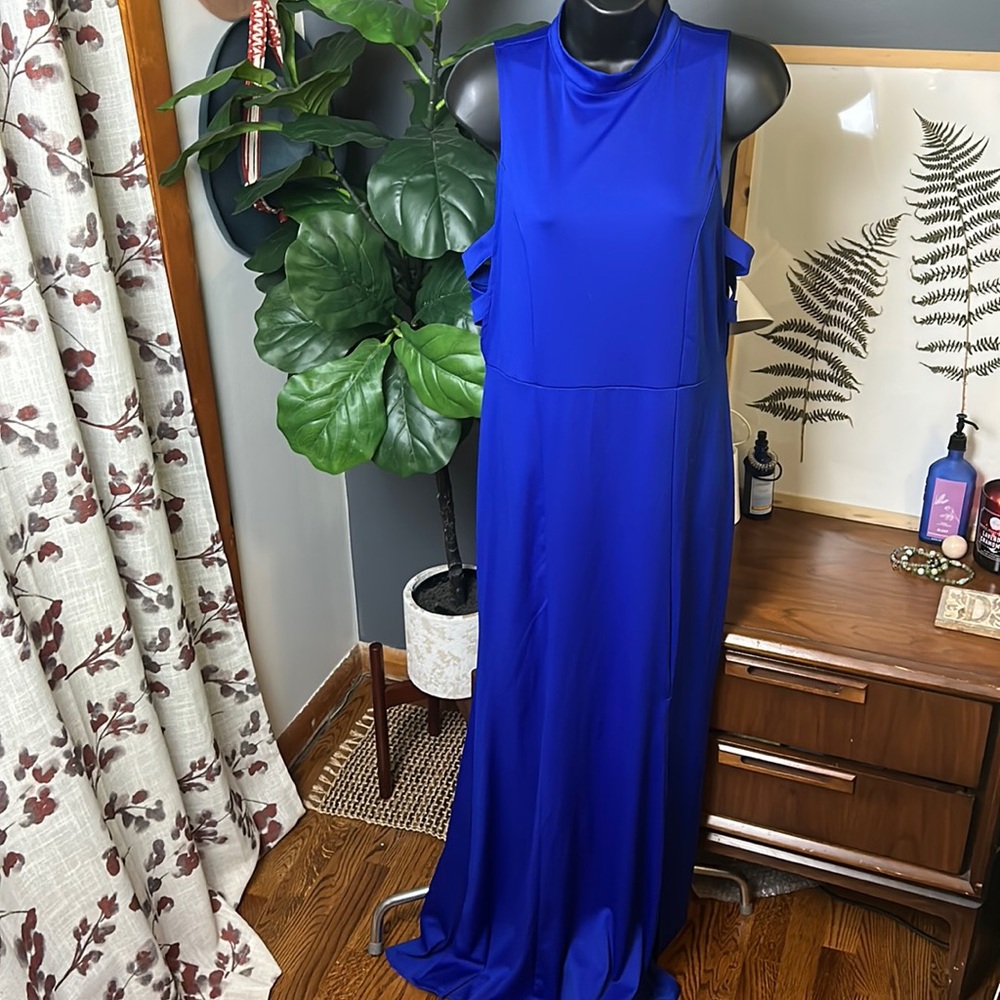 Royal Blue Sleeveless Maxi Dress - Elegant Evening Gown